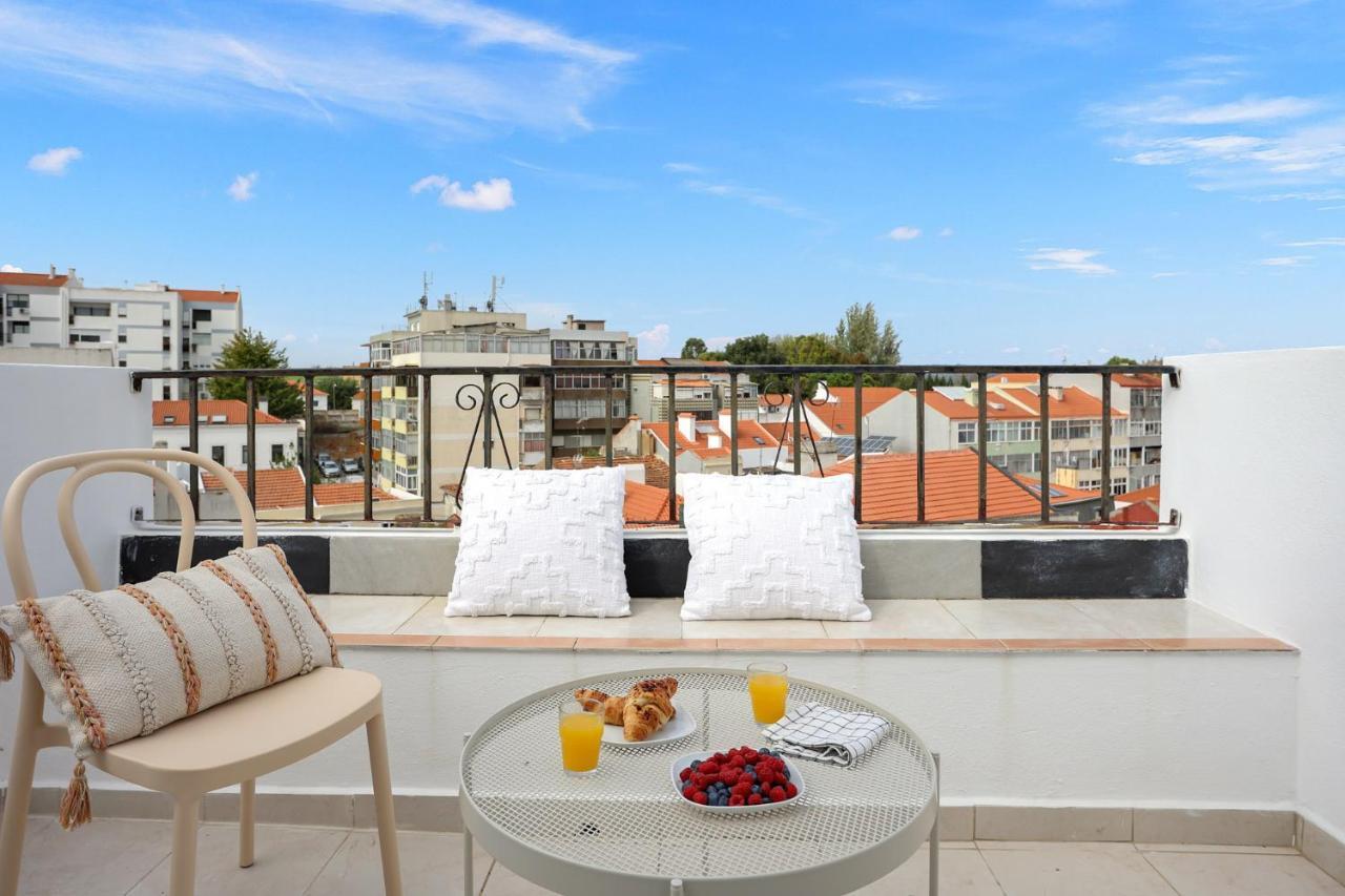 Sunny 2 Bedroom Apartment In Almada - Balconies With River View Экстерьер фото